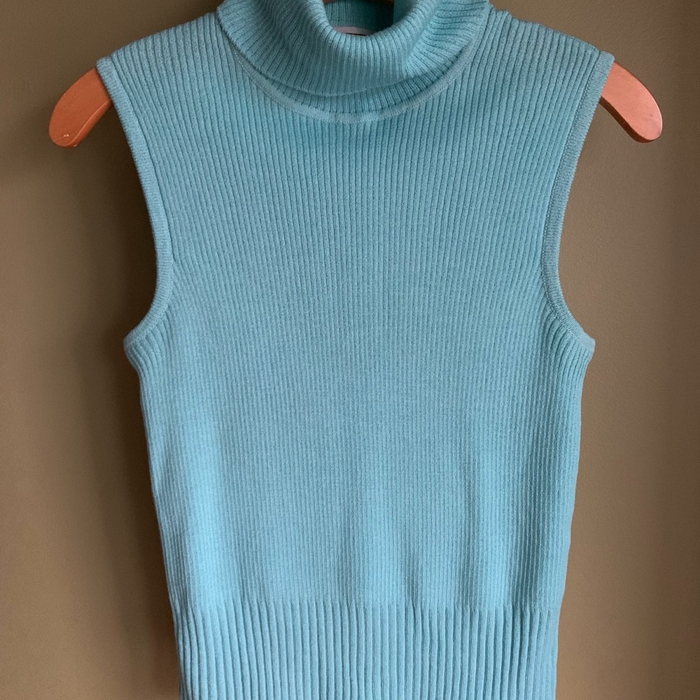 St.John sport turquoise top sweater vest  sz M